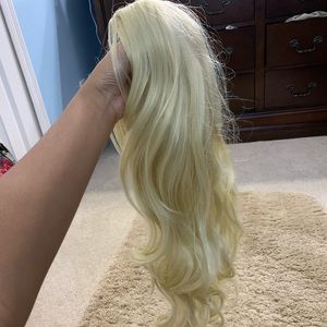 Blonde body wave wig